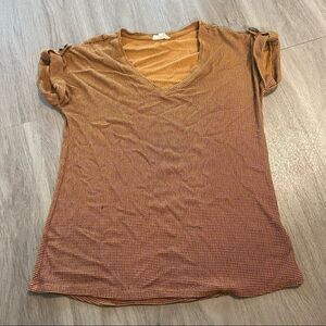 Como Blu medium gold w black striped shirt…